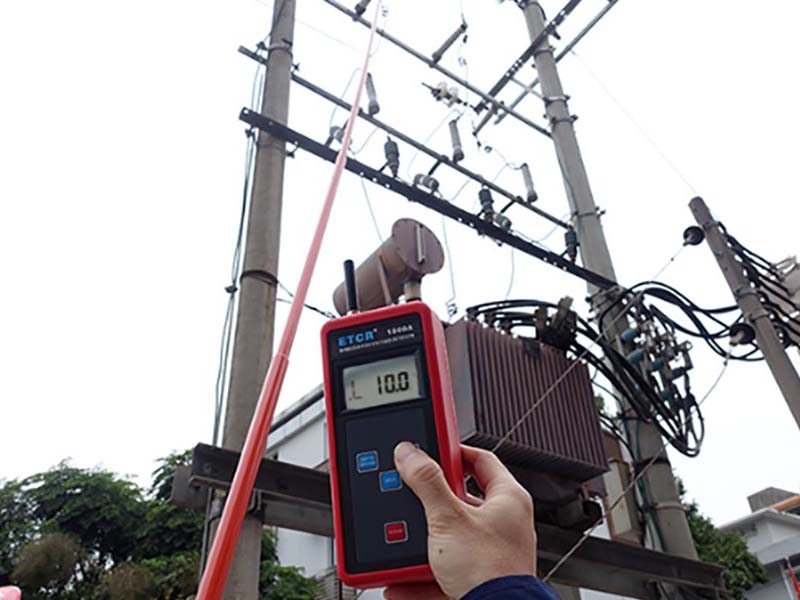 ETCR1800A無(wú)線高壓驗(yàn)電器現(xiàn)場(chǎng)應(yīng)用